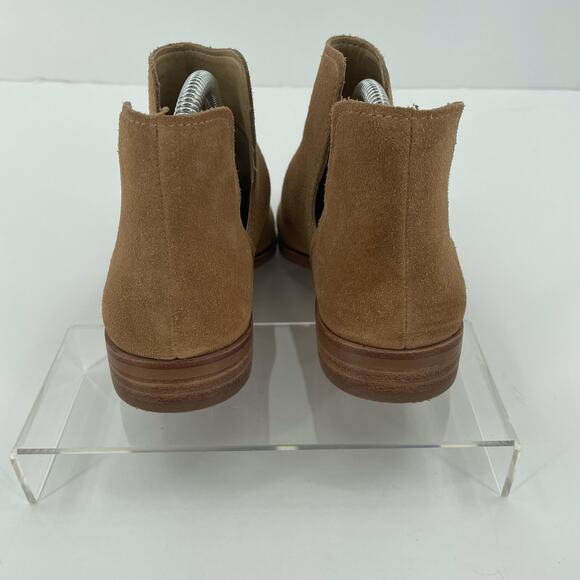 Lands’ End Women's V-Cut Slip-On Suede Ankle Boots Booties, Tan, Sz. 6B Flats - Picture 4 of 12